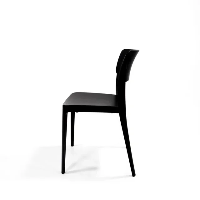 Silla Apilable Wing Negra - Diseño Contemporáneo