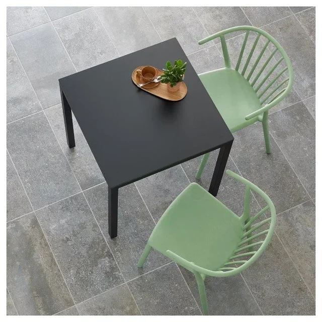 Lote de 2 sillas Woody color negro para comedor