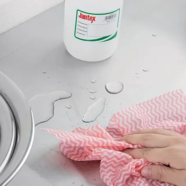 Red Non-Woven Cloth - Roll of 100 Units