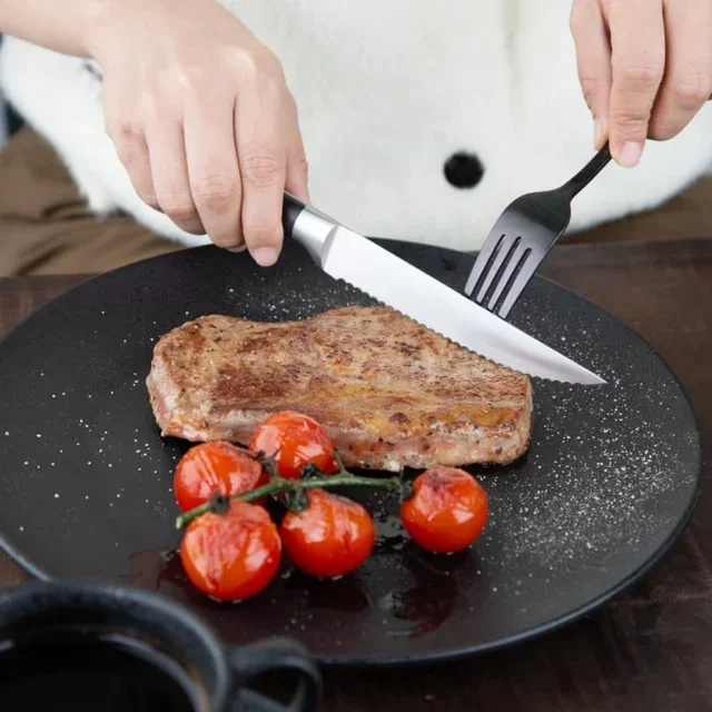 Steakmesser 6-teilig Set - Gezackte Klinge Edelstahl mit schwarzen ABS-Nietgriffen
