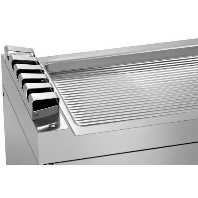 Snacker Plate with Backsplash 740