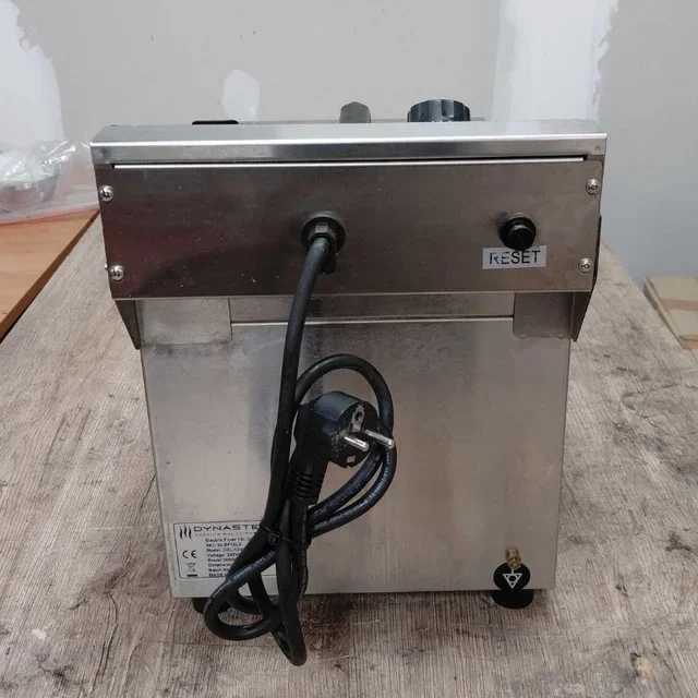 Pro Electric Deep Fryer 13 Liters with Drain Tap - Refurbished