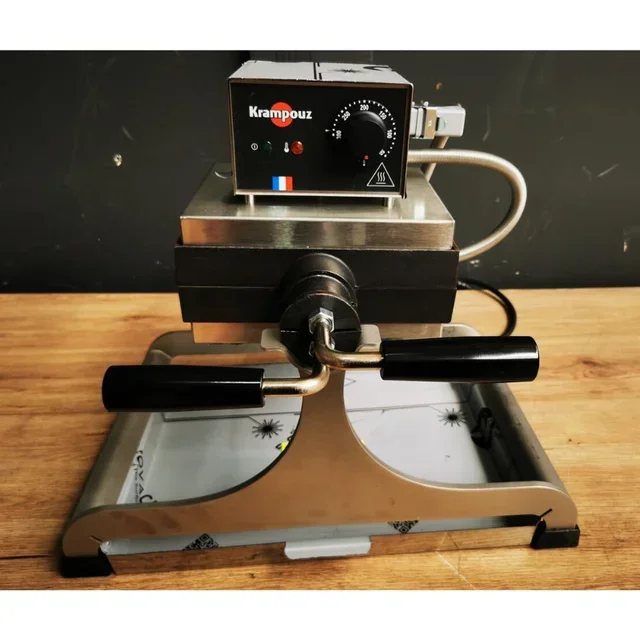 Pro Rotary Waffle Maker 4 Waffles x 6 Brussels - Refurbished