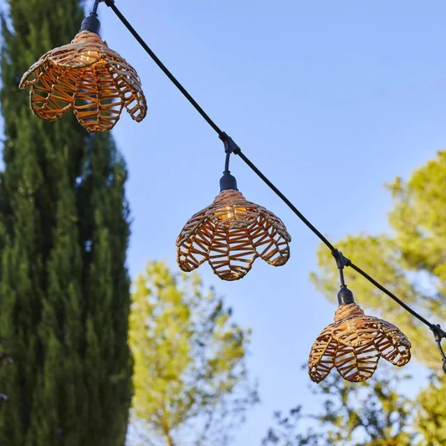 Guirlande Guinguette 6m Raccordable avec Abat-Jour Rotin - Flower Light