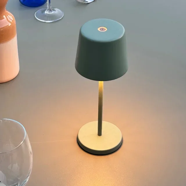 Kelly Mini Olive Nachttischlampe mit integrierter Ladestation - 6er Pack