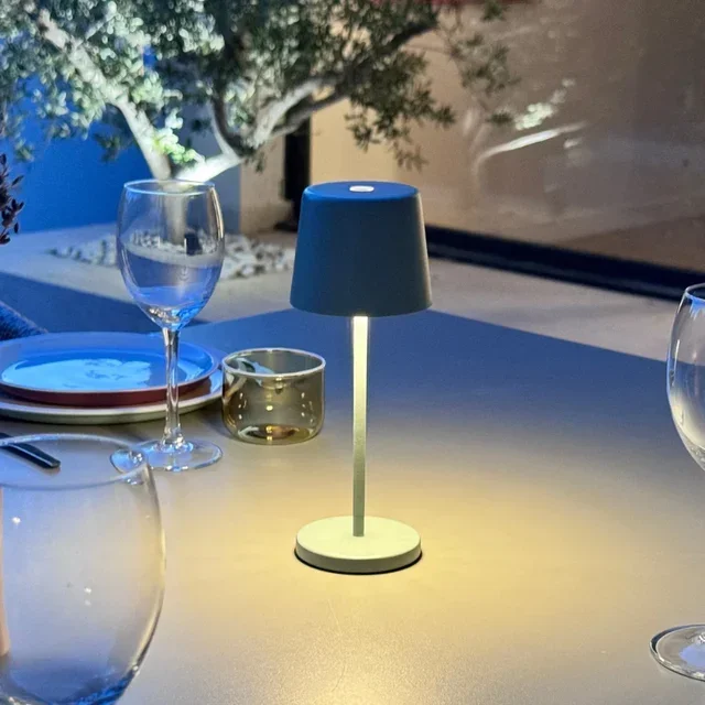 Kelly Mini Olive Nachttischlampe mit integrierter Ladestation - 6er Pack