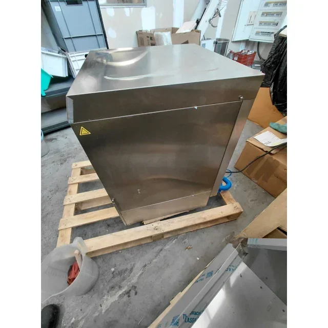 Lava-Louças Profissional com Bomba de Drenagem Integrada e Dosador de Sabão/Abrilhantador - Cesto 50x50 cm - Recondicionado