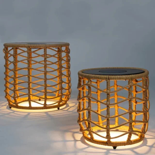 Lot de 2 Tables d'Appoint Solaires en Rotin Nerita