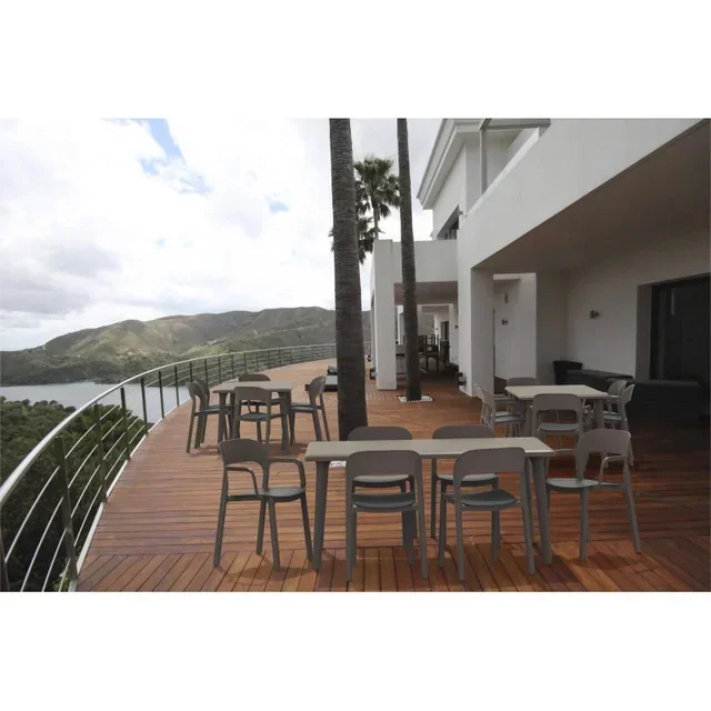 Lote de 4 Poltronas Ona Bicolor - Assento Cinza Escuro & Estrutura Branca