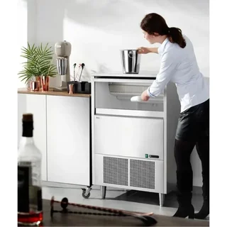 Macchina per Ghiaccio Professionale - Produzione 90 kg al Giorno