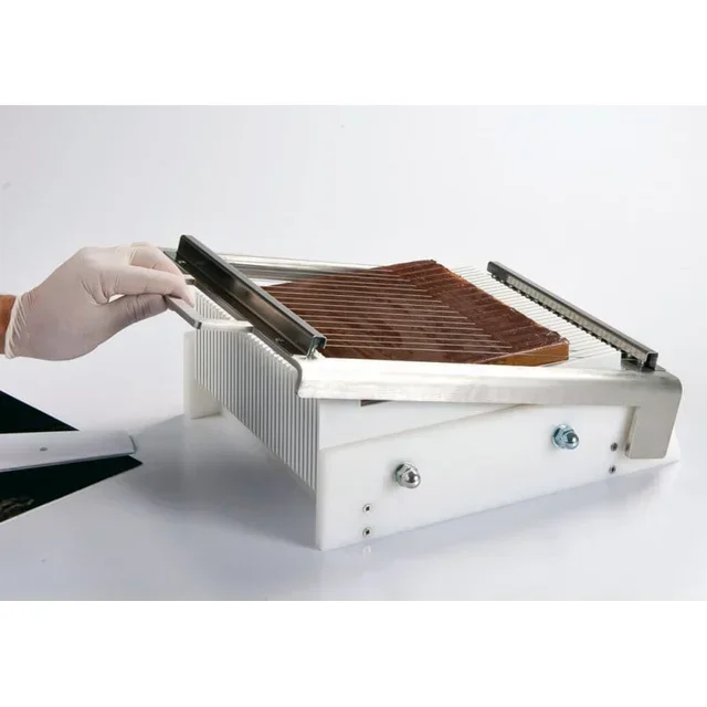 Supporto per chitarra in miniatura con braccio 22 mm - Dimensioni 445 x 335 mm