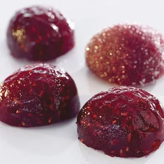 Moule à Bonbons Forme Fraise - 24 Cavités Demi-Fruit