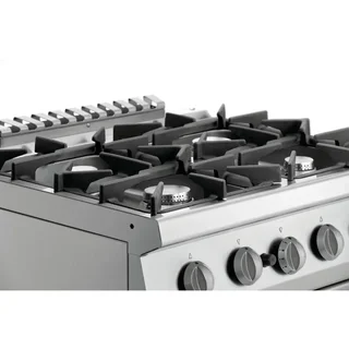 Gasherd Serie 700 - 4 Gasbrenner mit GN2/1 Profi-Backofen