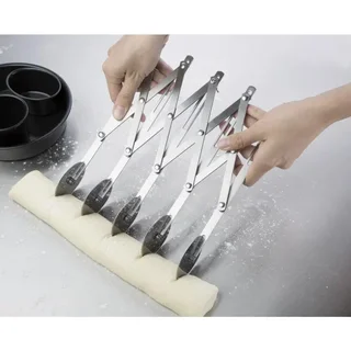 Extendable Multi-Blade Cutting Roller with 5 Smooth Blades