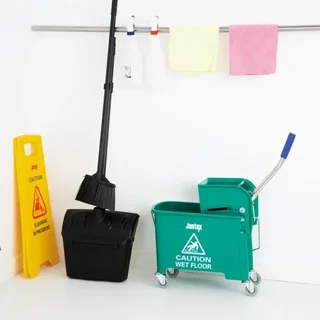 Kentucky Green Mop Bucket with Wringer 20 Liters - Integrated Wringer System