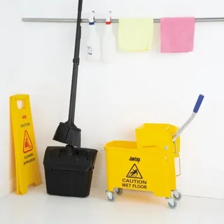 20L Bucket with Integrated Wringer - Yellow