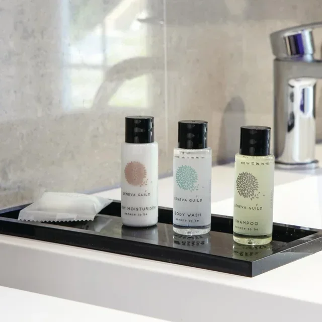 Pack of 300 Geneva Guild Mini Shampoos 30 ml - Hotel Travel Size