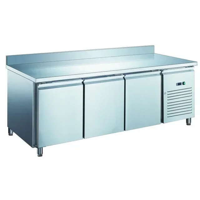 3-Door Pastry Cabinet with Backsplash - Integrated Ventilation