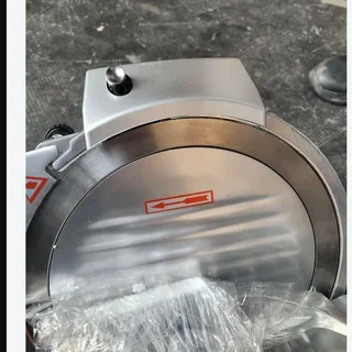 Fatiadora de Presunto Semiautomática 275mm Recondicionada - Uso Profissional
