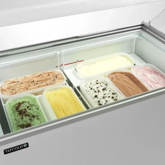 Ice Cream Display Freezer - 7 Tubs of 5 Liters